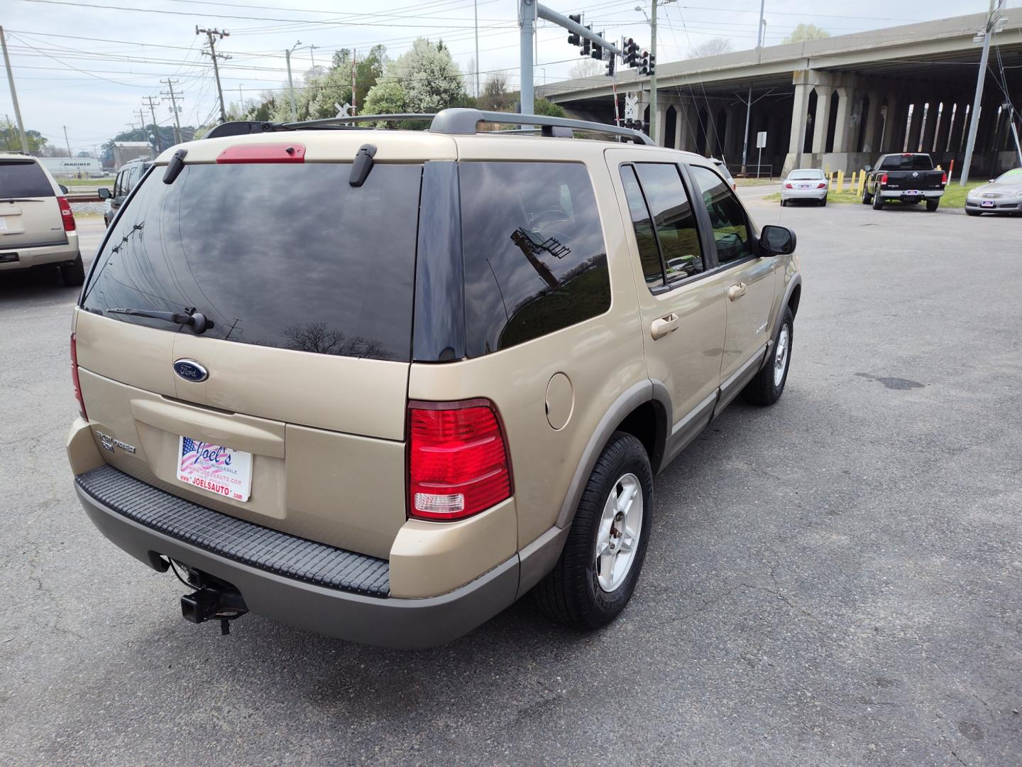 2002 Gold Ford Explorer XLT 2WD (1FMZU63E32U) with an 4.0L V6 SOHC 16V engine, 5-Speed Automatic Overdrive transmission, located at 5700 Curlew Drive, Norfolk, VA, 23502, (757) 455-6330, 36.841885, -76.209412 - Photo#15